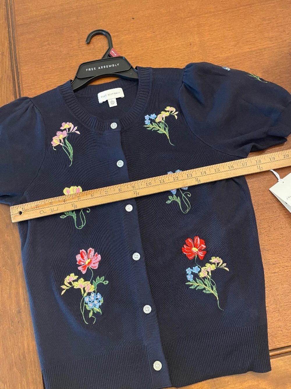 Free Assembly Navy Floral Embroidered Puff Sleeve Cardigan NWT - Picture 16 of 16
